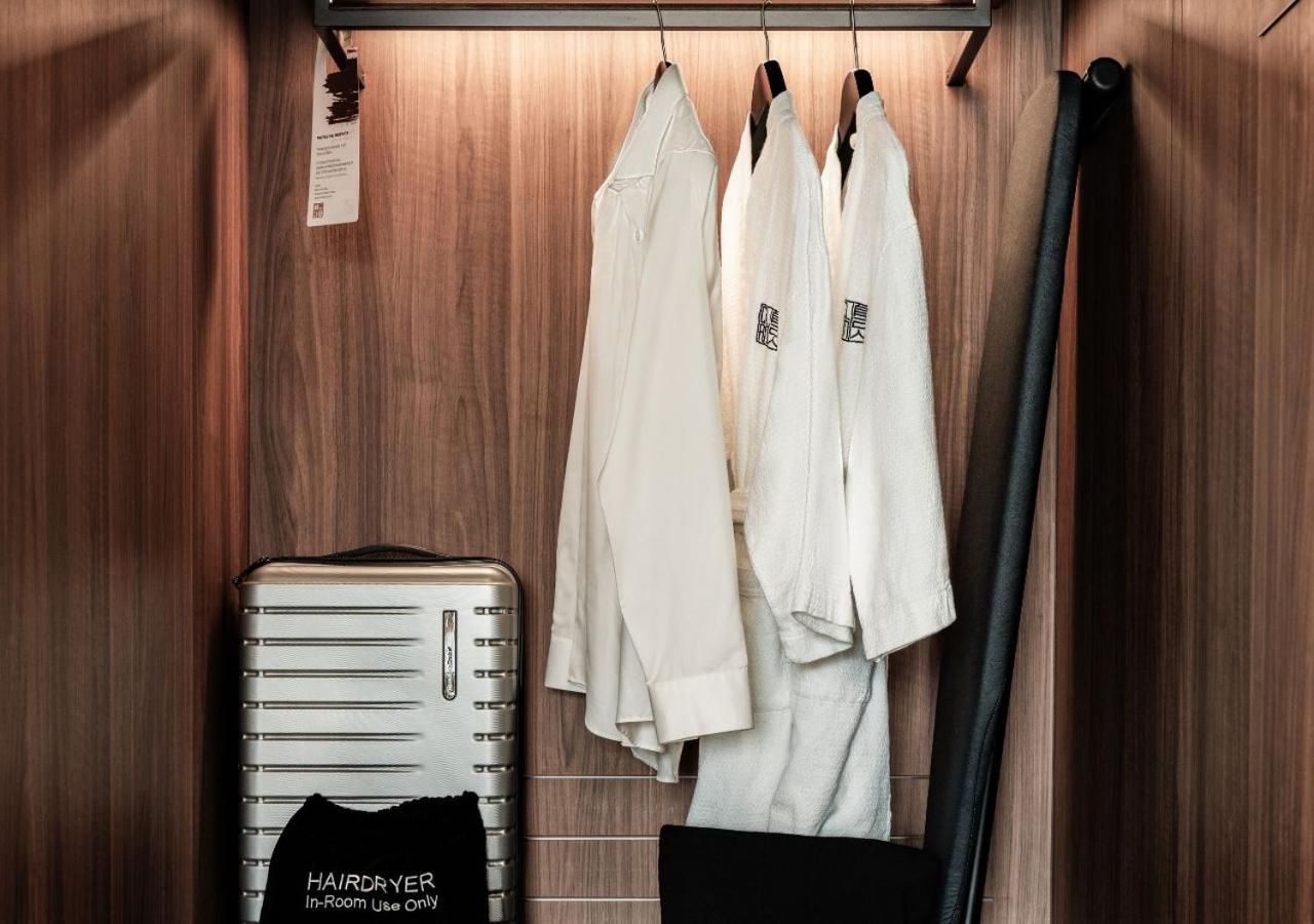 Premier Single Room